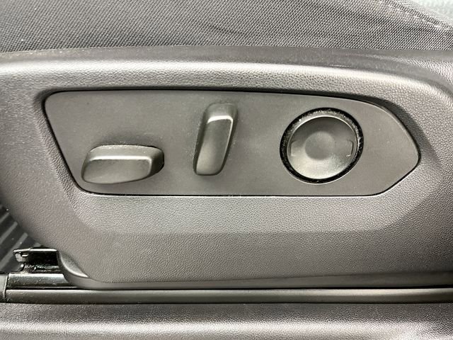 Used 2023 Chevrolet Silverado 1500 LT image 16