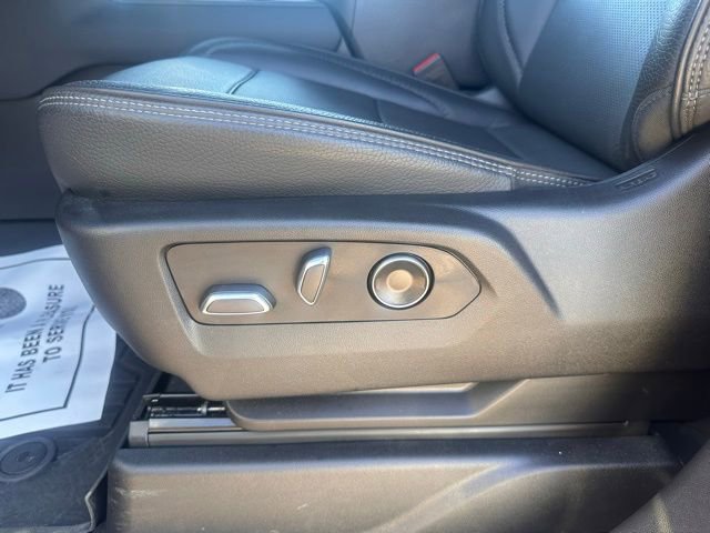 Used 2024 GMC Yukon XL Denali w/ Advanced Technology Package image 17