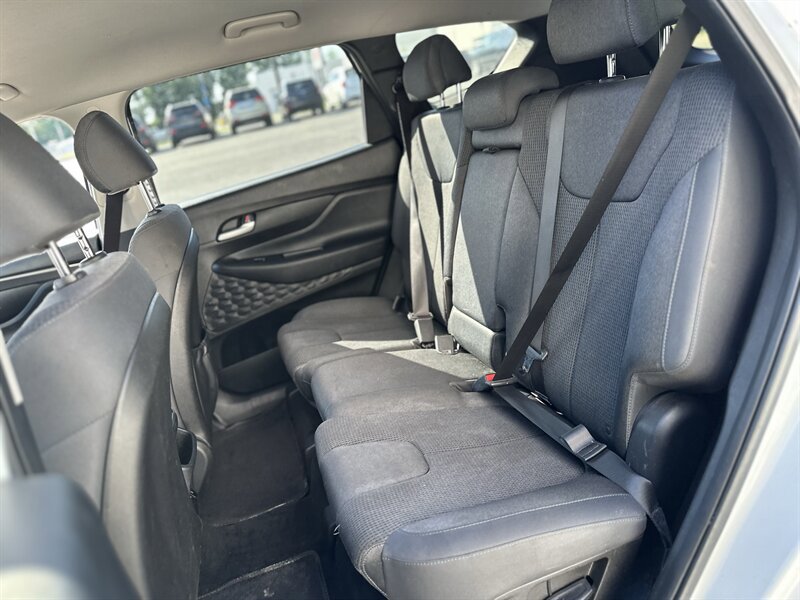 Used 2019 Hyundai Santa Fe SEL FWD image 11