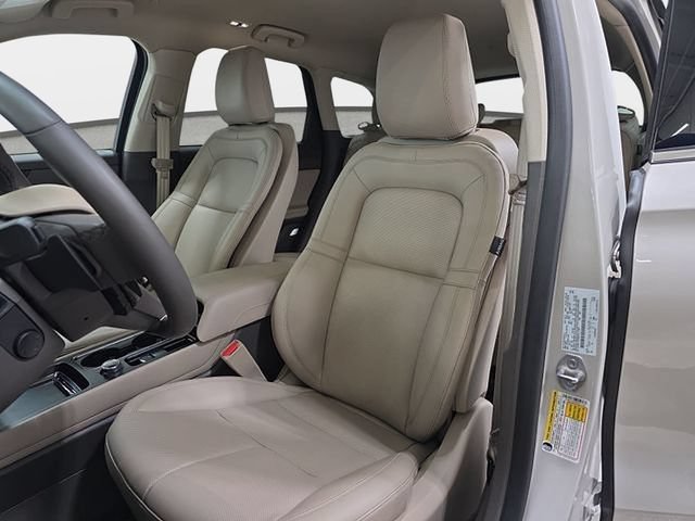 Certified 2023 Lincoln Corsair AWD w/ Equipment Group 101A image 12