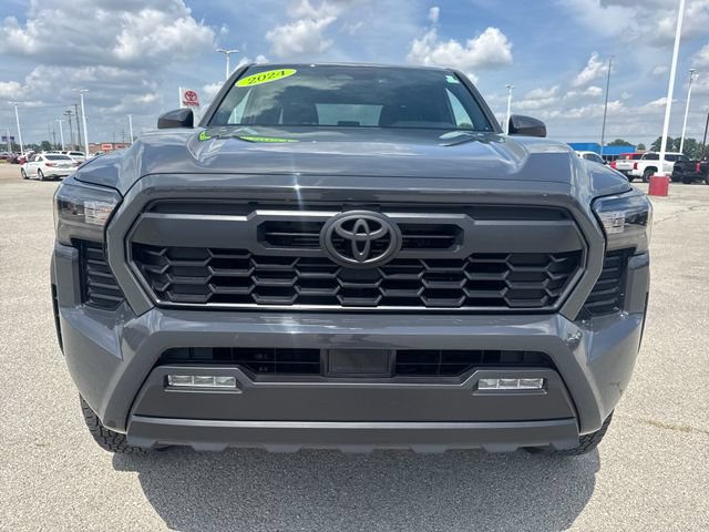 Used 2024 Toyota Tacoma TRD Off-Road AWD/4WD image 9