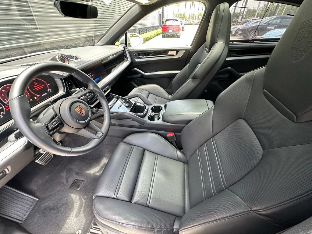 Certified 2026 Porsche Cayenne S AWD/4WD image 4