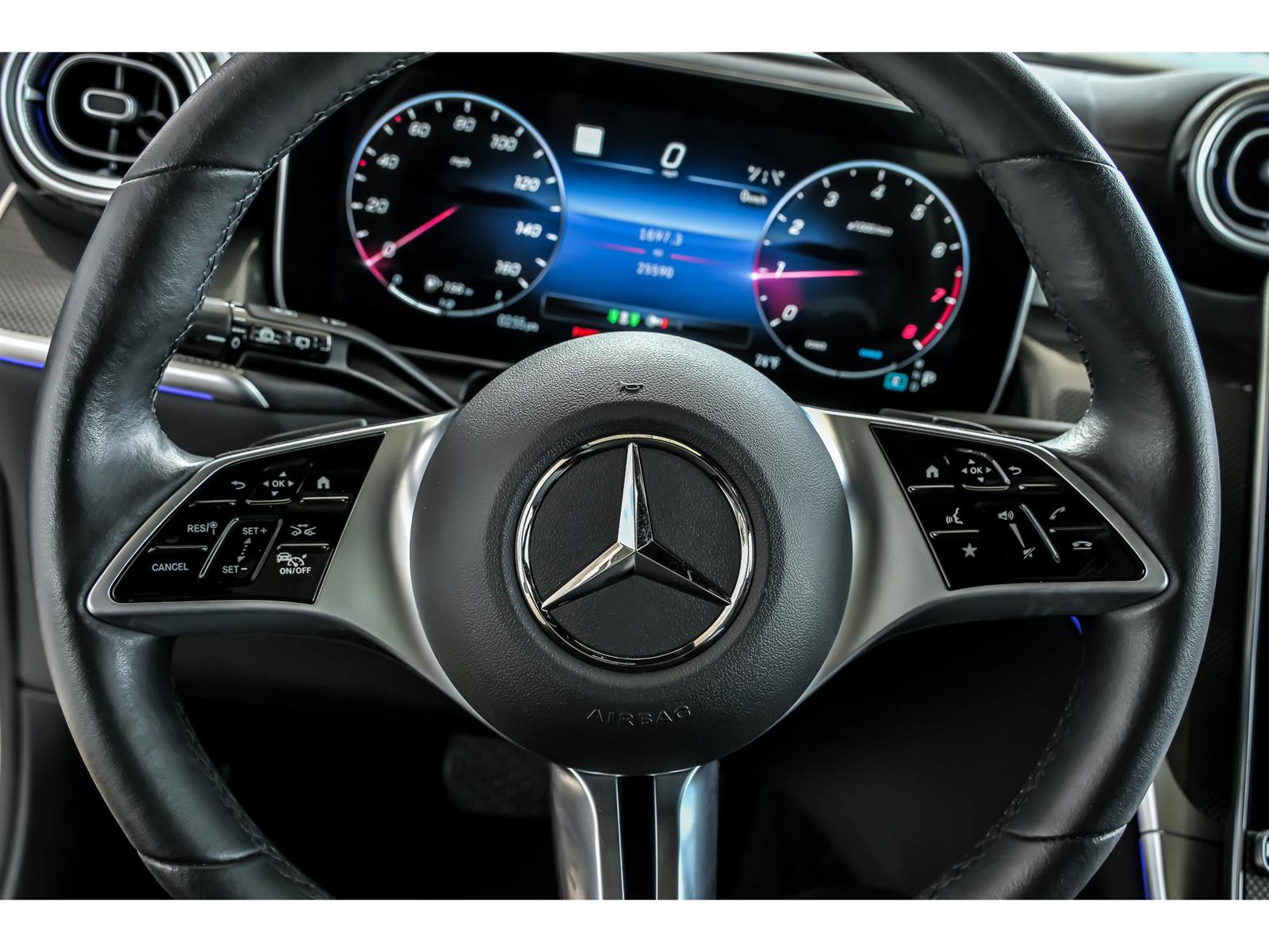 Used 2023 Mercedes-Benz GLC 300 4MATIC image 17