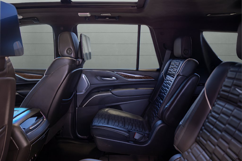 Used 2023 Cadillac Escalade Sport Platinum w/ LPO, ONYX Package AWD/4WD image 51