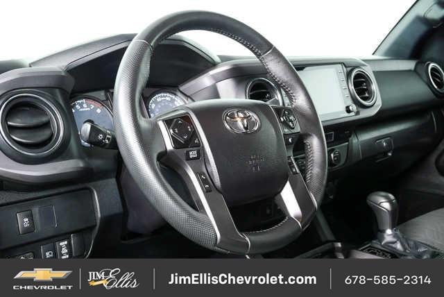 Used 2022 Toyota Tacoma TRD Sport w/ Technology Package AWD/4WD image 4