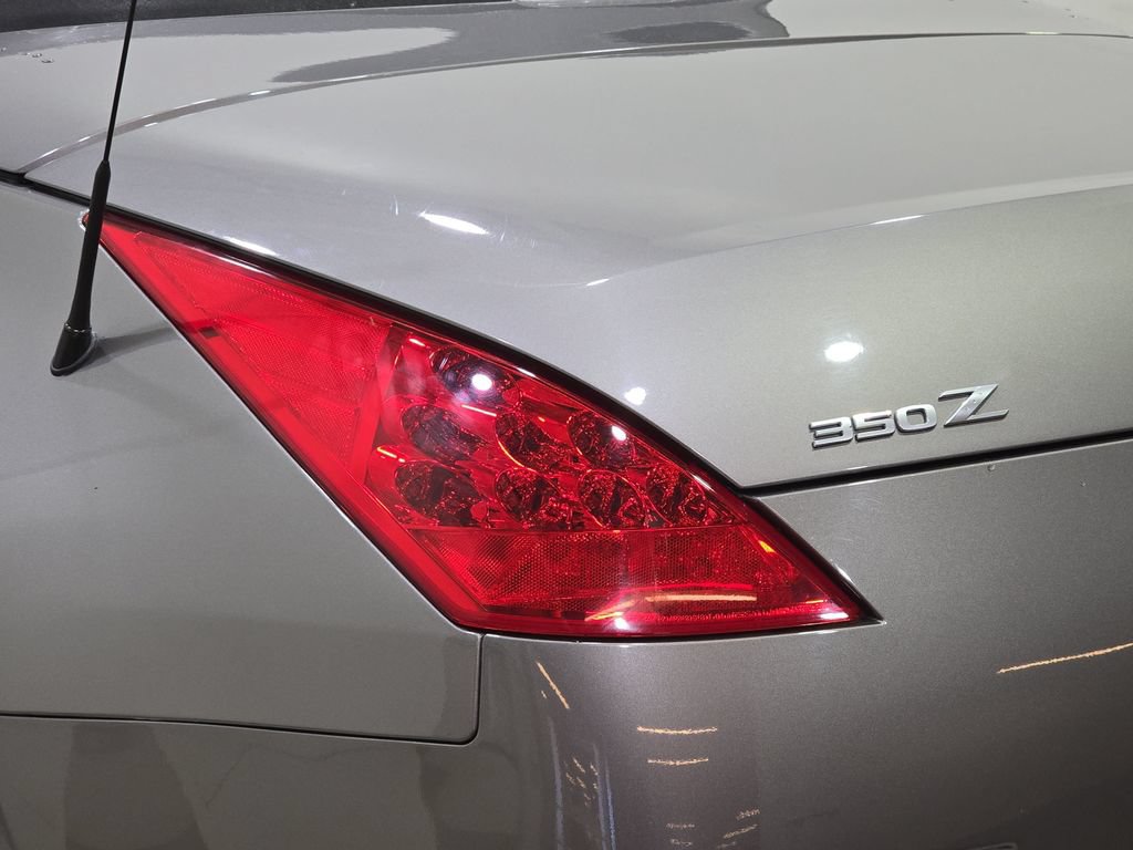 Used 2008 Nissan 350Z Enthusiast RWD image 32