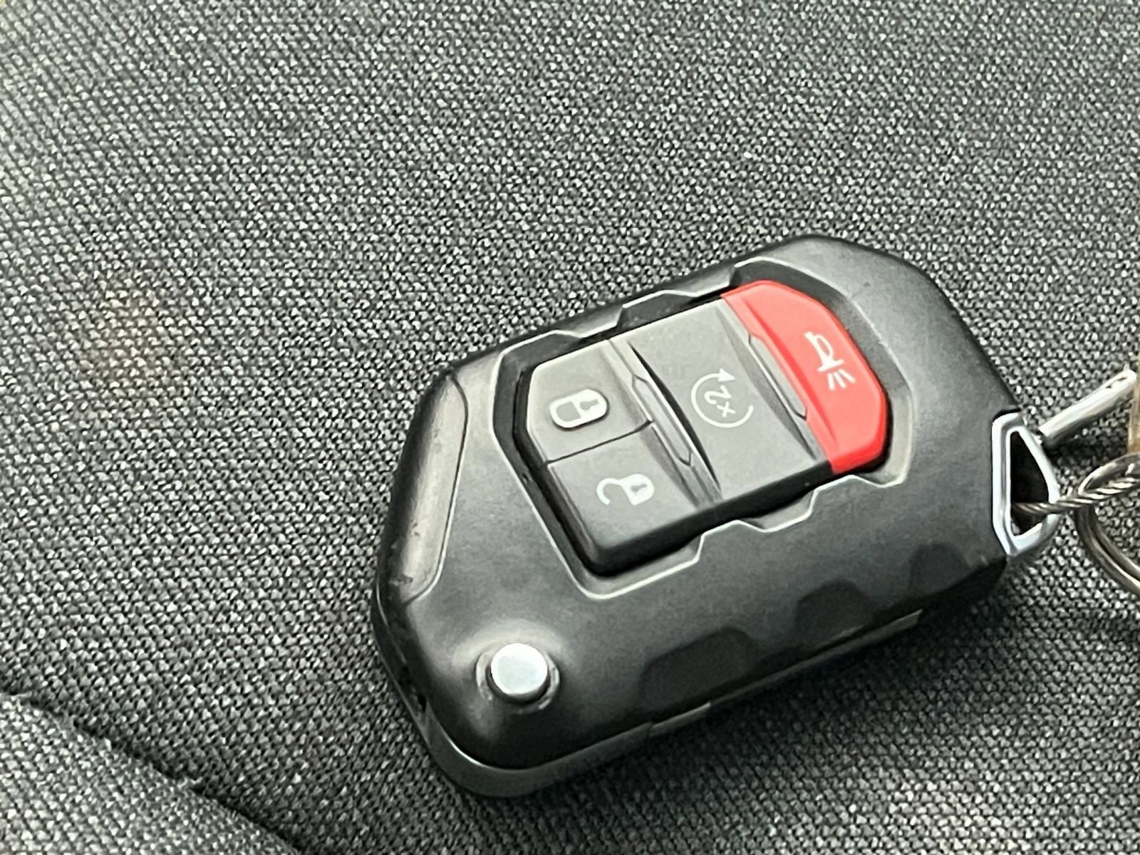 Used 2025 Jeep Wrangler Sahara image 22