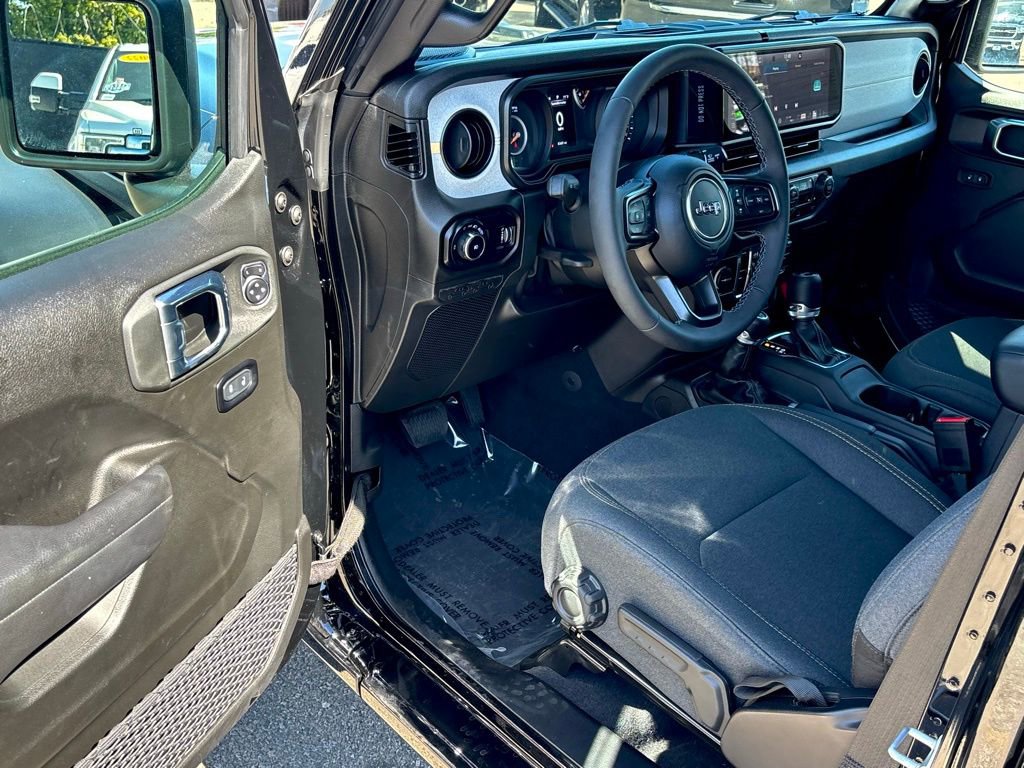 Used 2025 Jeep Wrangler Sport S image 10