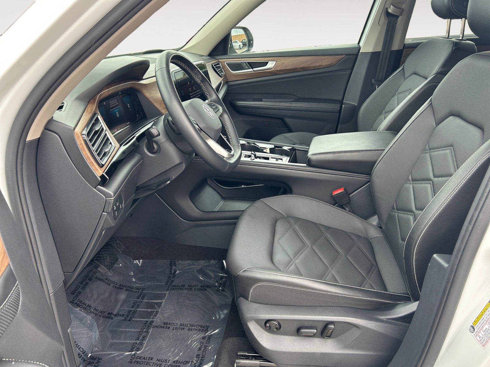 Used 2024 Volkswagen Atlas SE FWD image 19