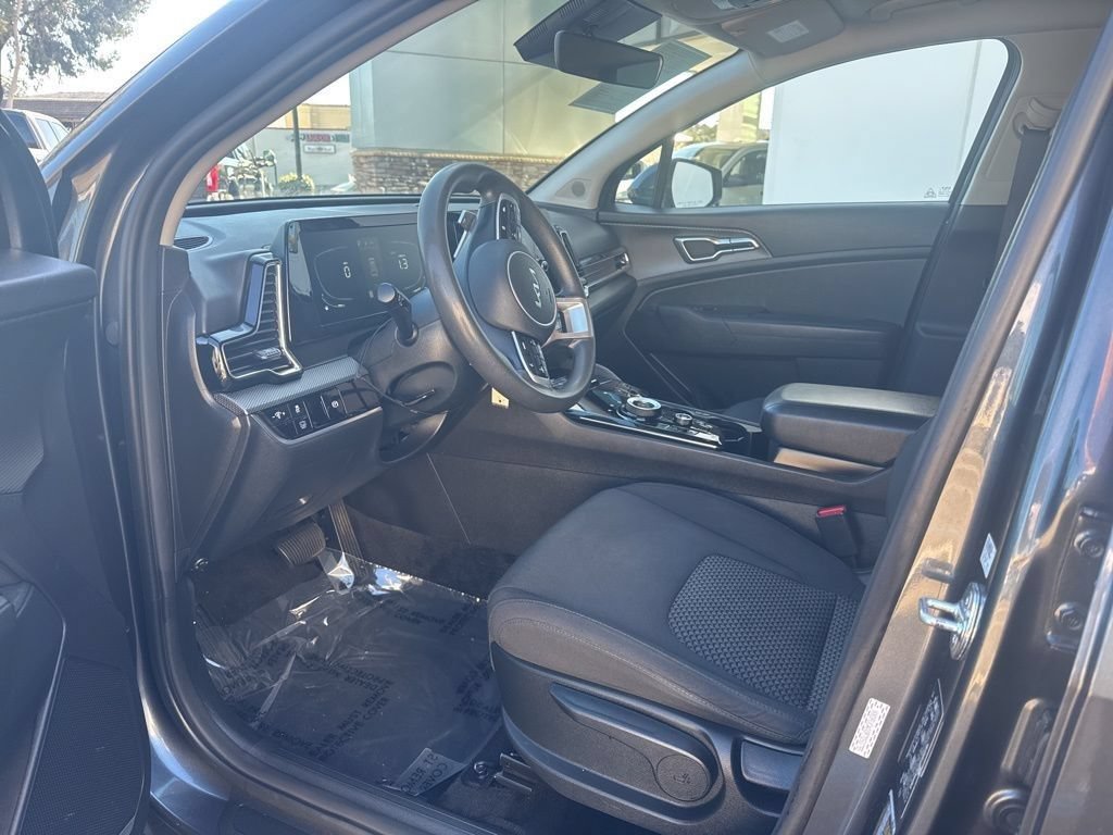 Used 2023 Kia Sportage LX AWD/4WD image 5