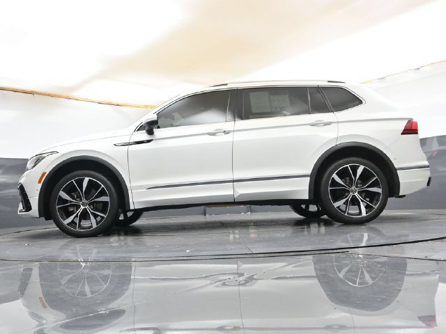 Used 2024 Volkswagen Tiguan SEL R-Line AWD/4WD image 31