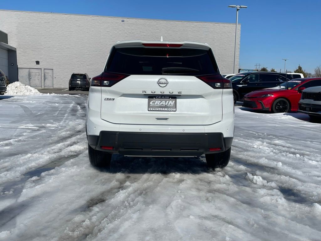 Used 2025 Nissan Rogue SV image 6