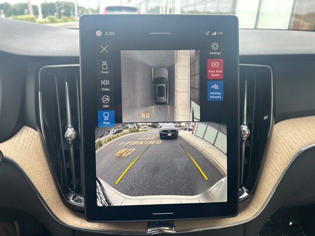Certified 2026 Volvo XC60 B5 Plus AWD/4WD image 24