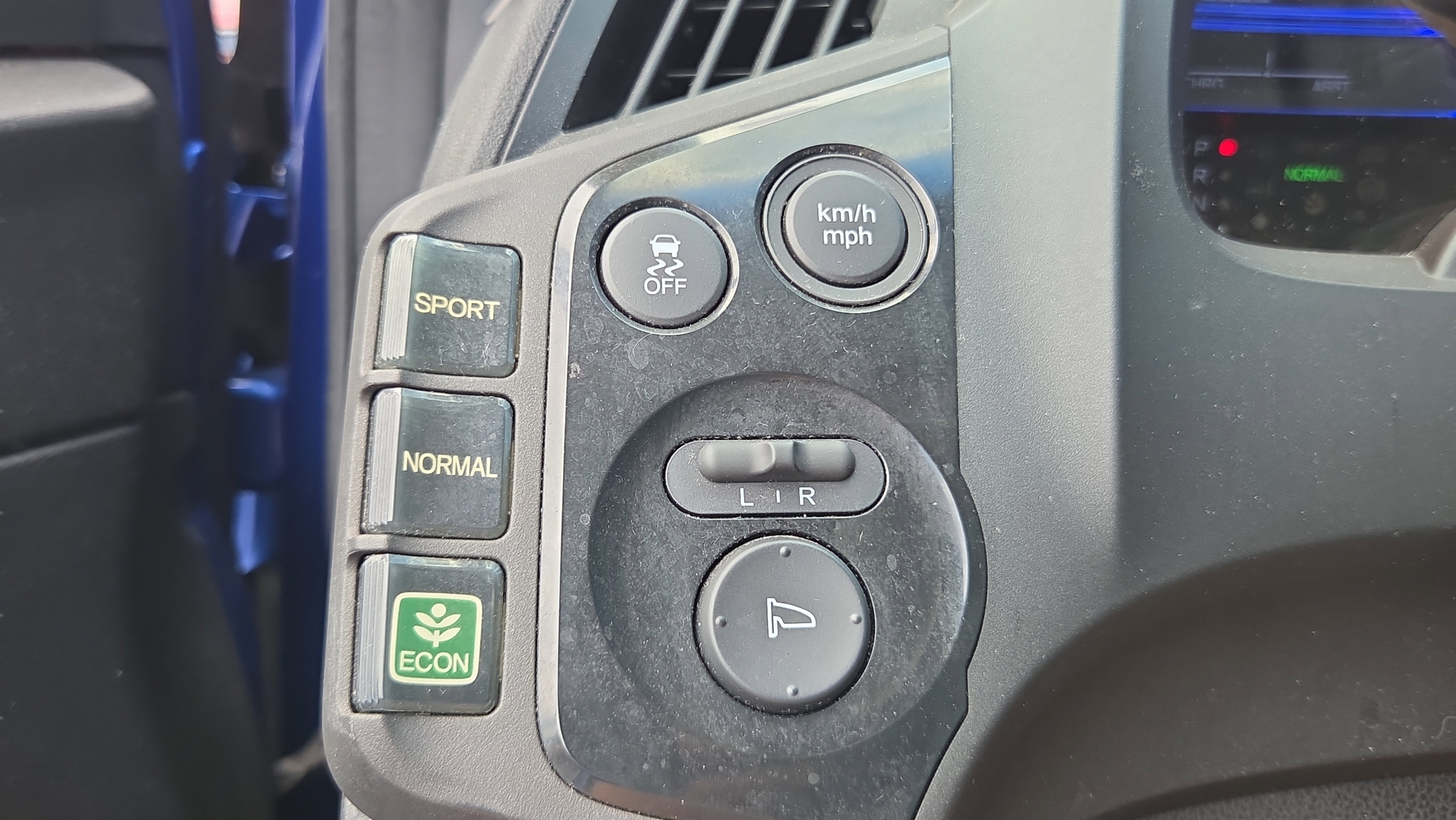 Used 2016 Honda CR-Z EX image 17