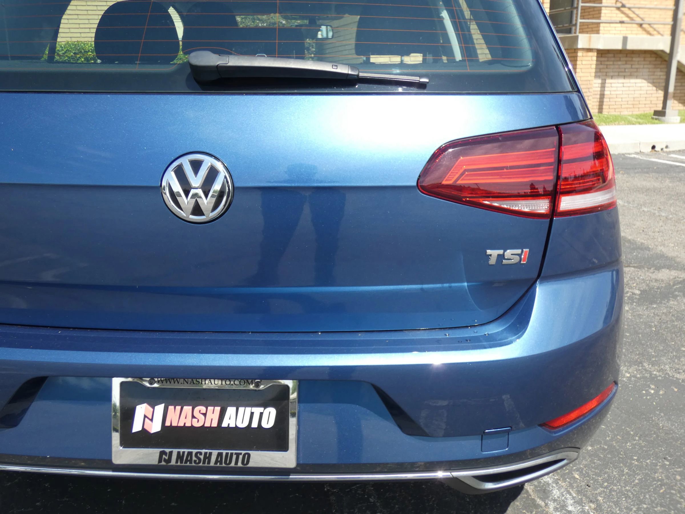 Used 2018 Volkswagen Golf S image 9