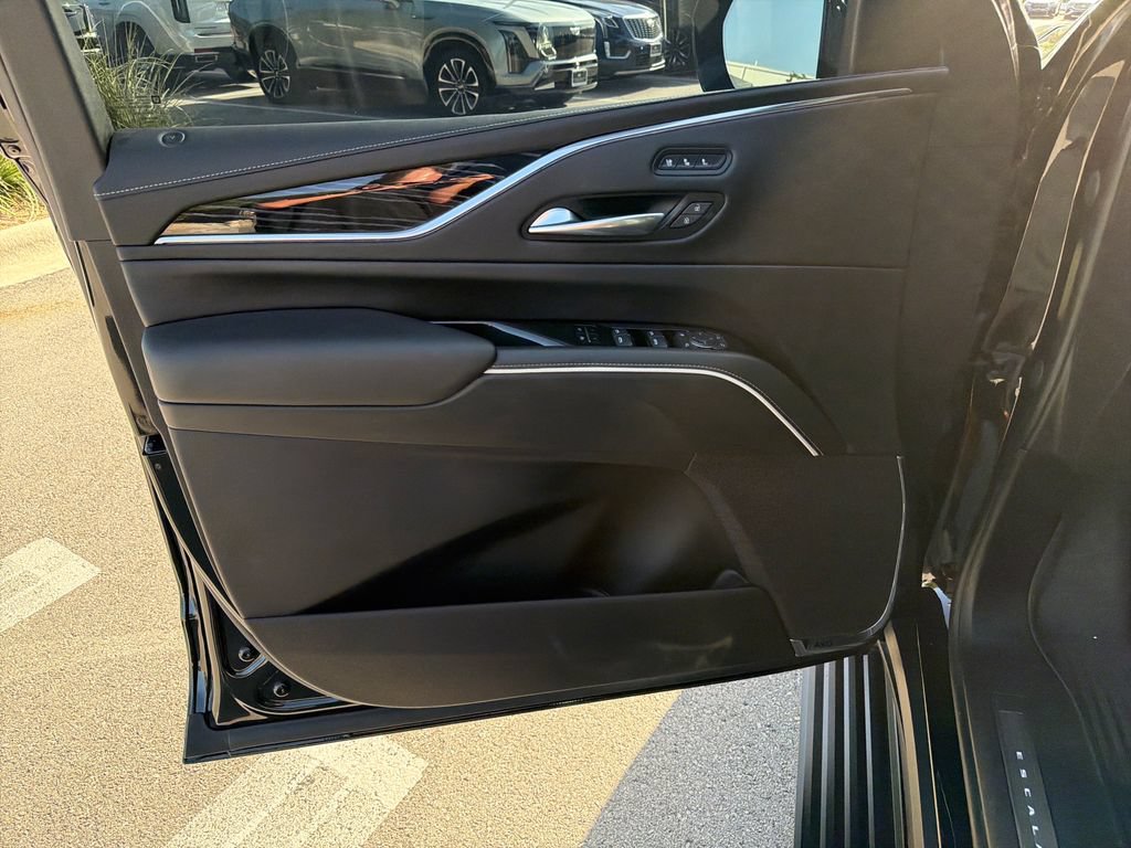 Used 2022 Cadillac Escalade ESV Sport w/ Touring Package AWD/4WD image 18
