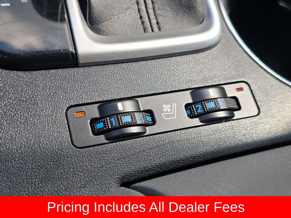 Used 2019 Toyota Highlander Limited AWD/4WD image 24