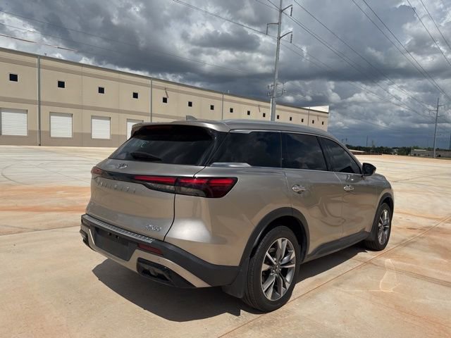 Used 2023 INFINITI QX60 Luxe w/ Performance Audio Package image 4