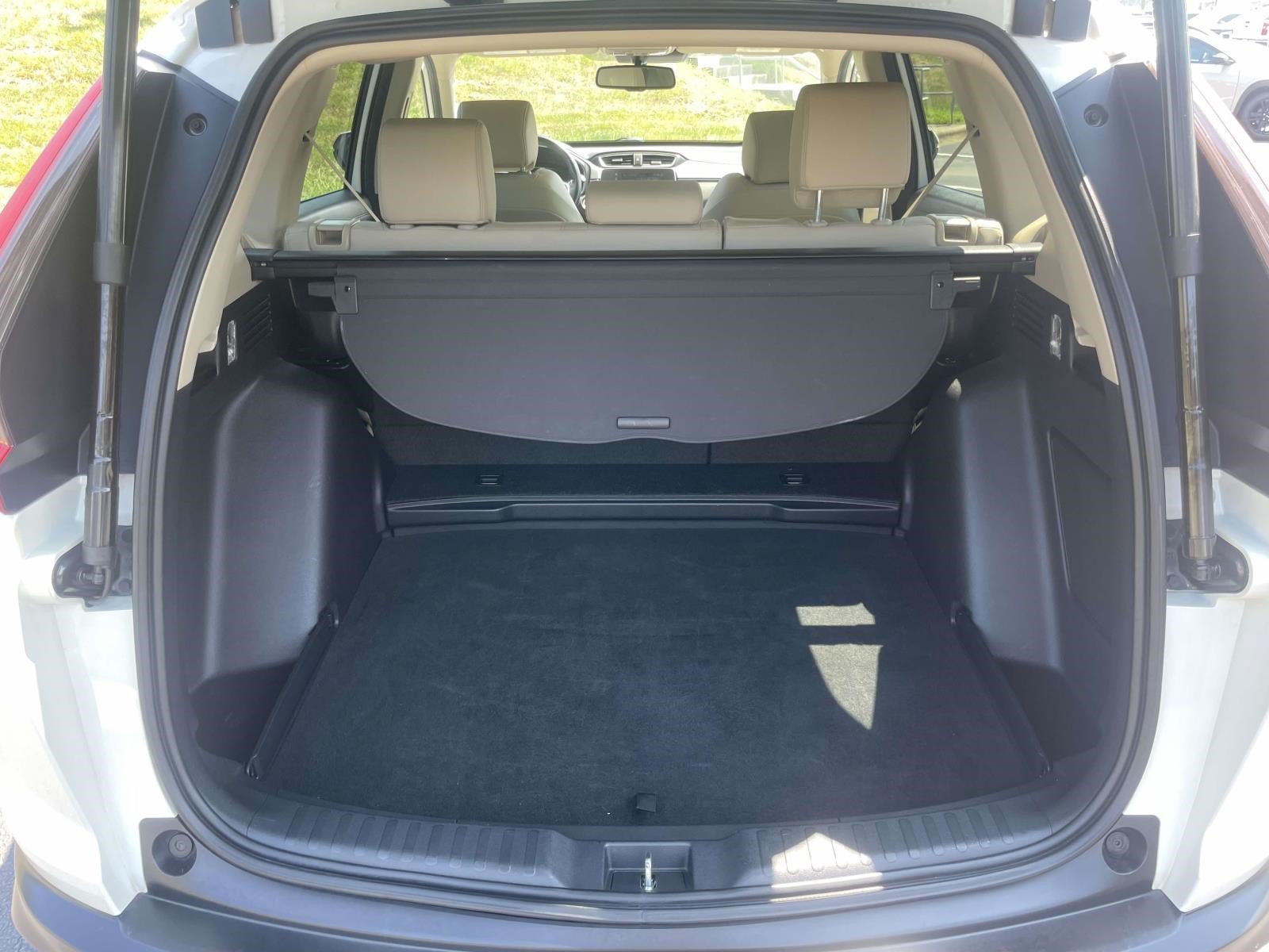 Used 2018 Honda CR-V Touring image 8