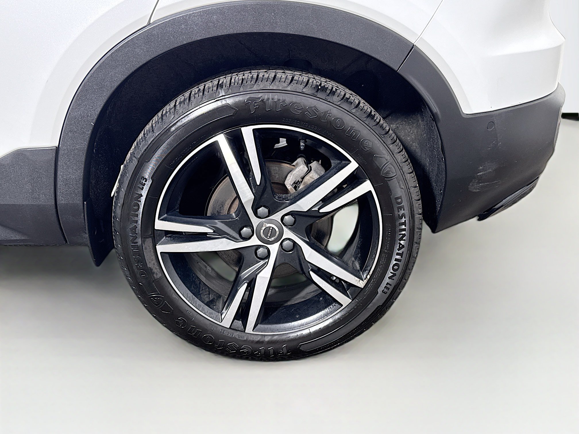 Used 2022 Volvo XC40 T5 R-Design AWD/4WD image 29
