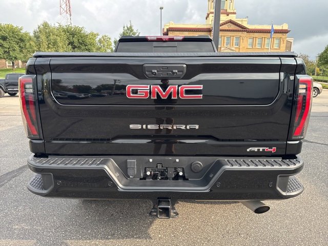 Used 2024 GMC Sierra 2500 AT4 w/ AT4 Premium Plus Package image 4