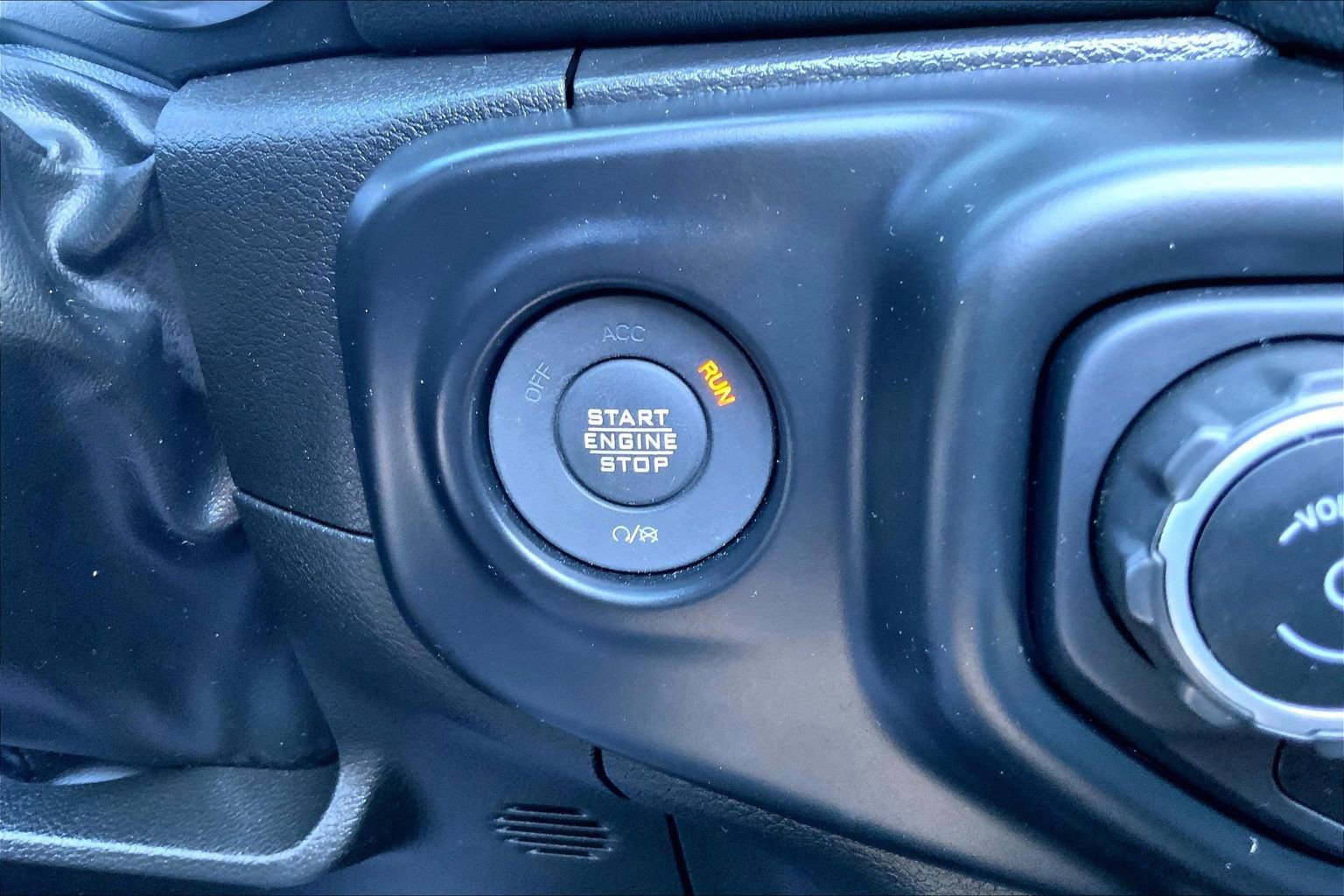 Certified 2022 Jeep Wrangler Unlimited Sahara w/ Cold Weather Group AWD/4WD image 27