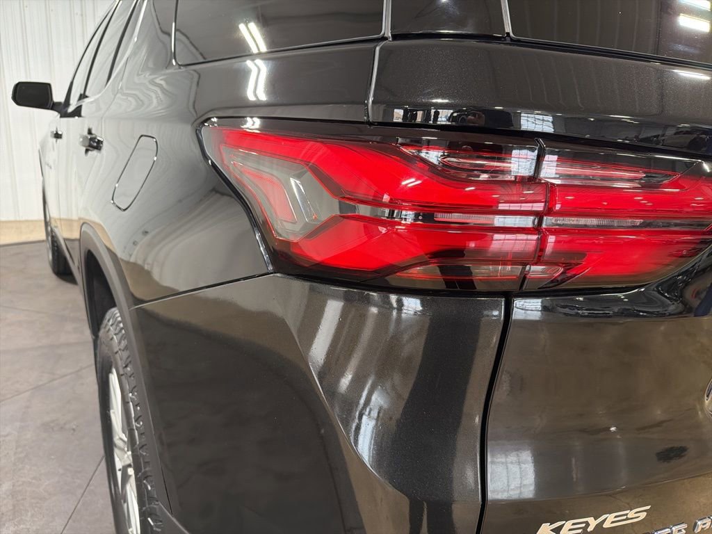Used 2023 Chevrolet Traverse LT w/ LPO, Floor Liner Package image 15
