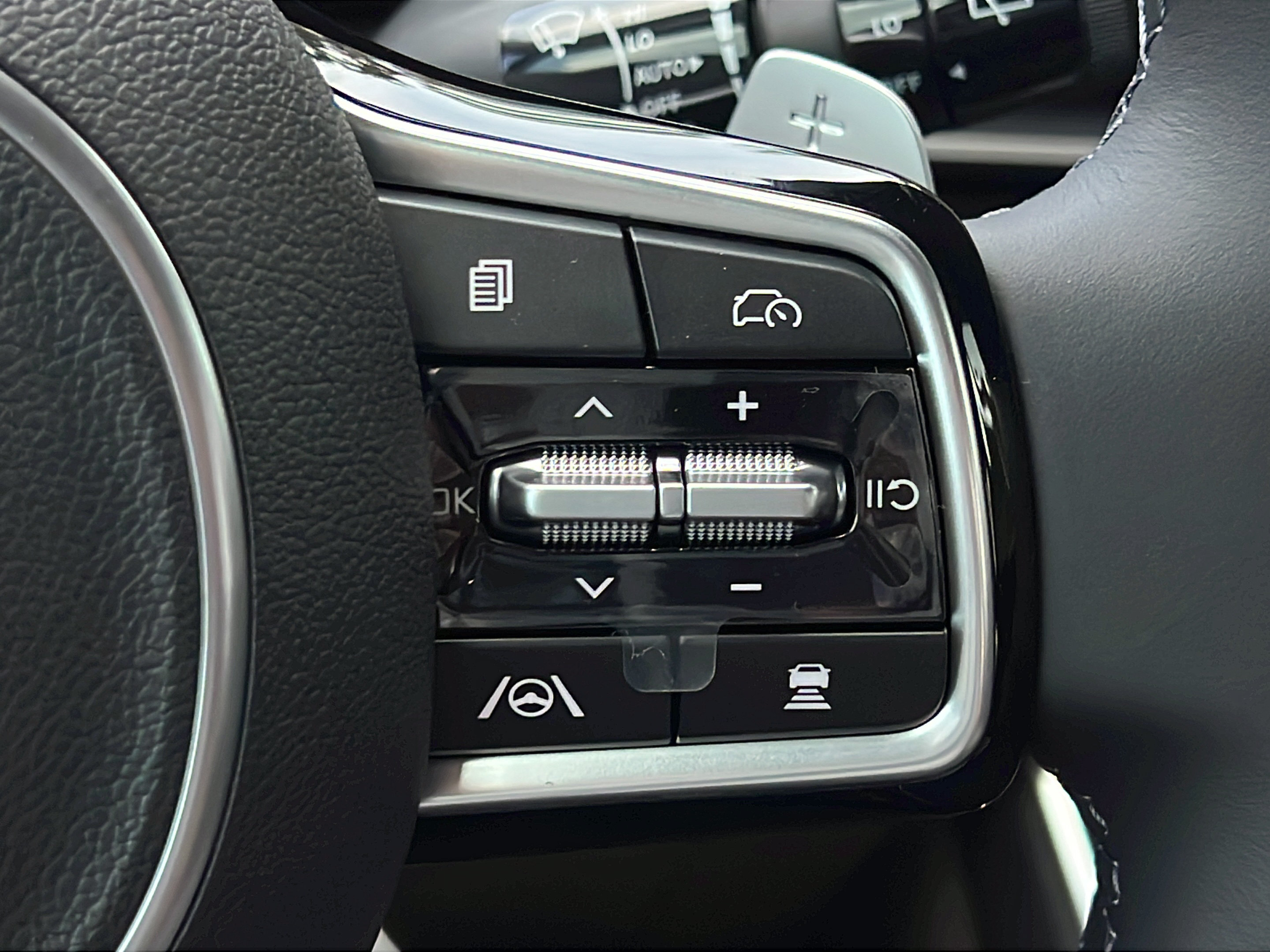 New 2026 Kia Carnival SX FWD image 21