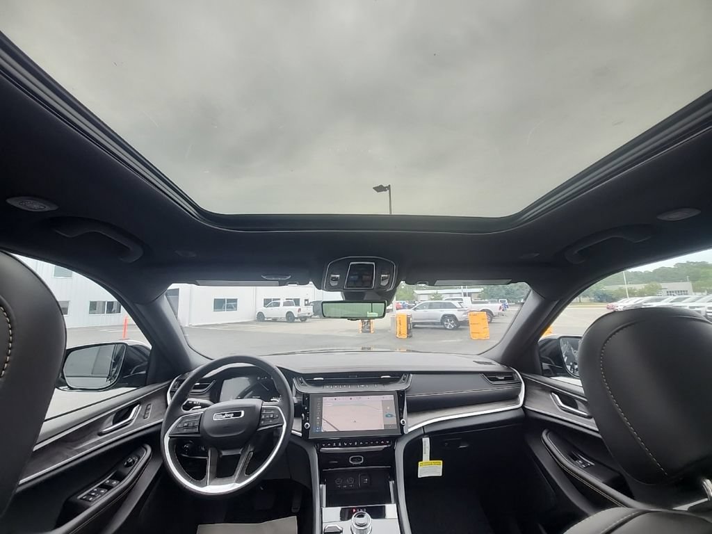 New 2026 Jeep Grand Cherokee Limited AWD/4WD image 4