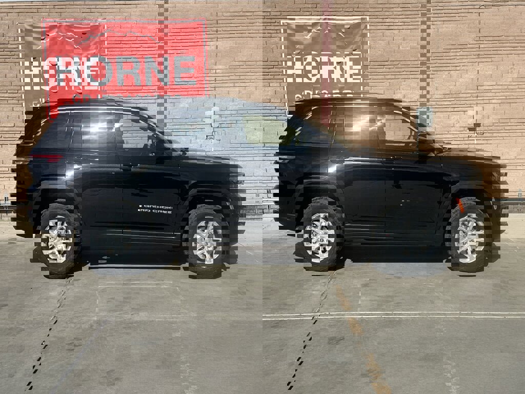 New 2025 Jeep Grand Cherokee Laredo w/ Luxury Tech Group I image 7