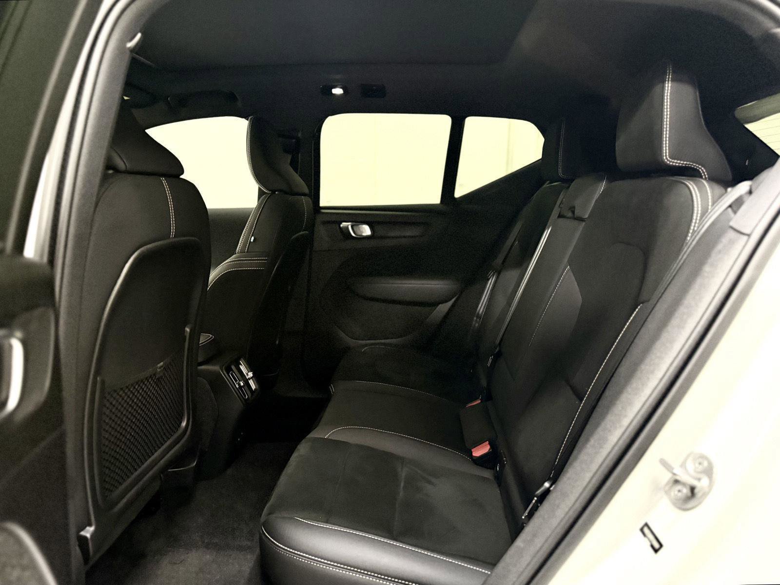 Used 2023 Volvo XC40 Recharge Ultimate w/ Protection Package Premier image 16