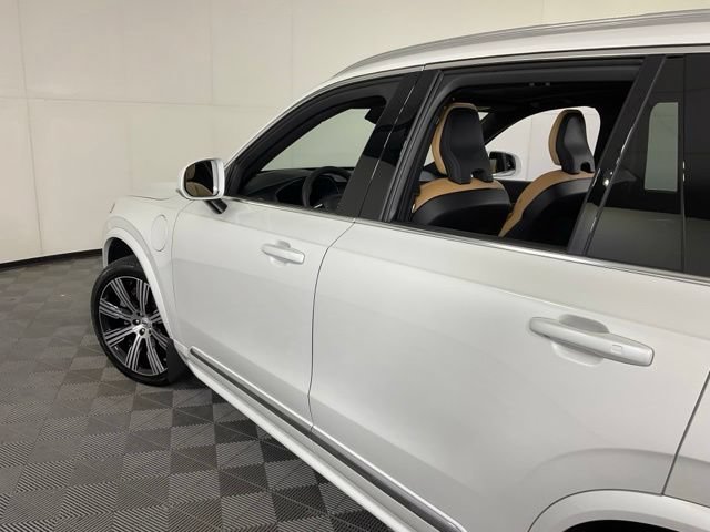 Certified 2025 Volvo XC90 T8 Ultra w/ Protection Package AWD/4WD image 40