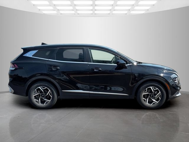 Used 2025 Kia Sportage LX FWD image 8