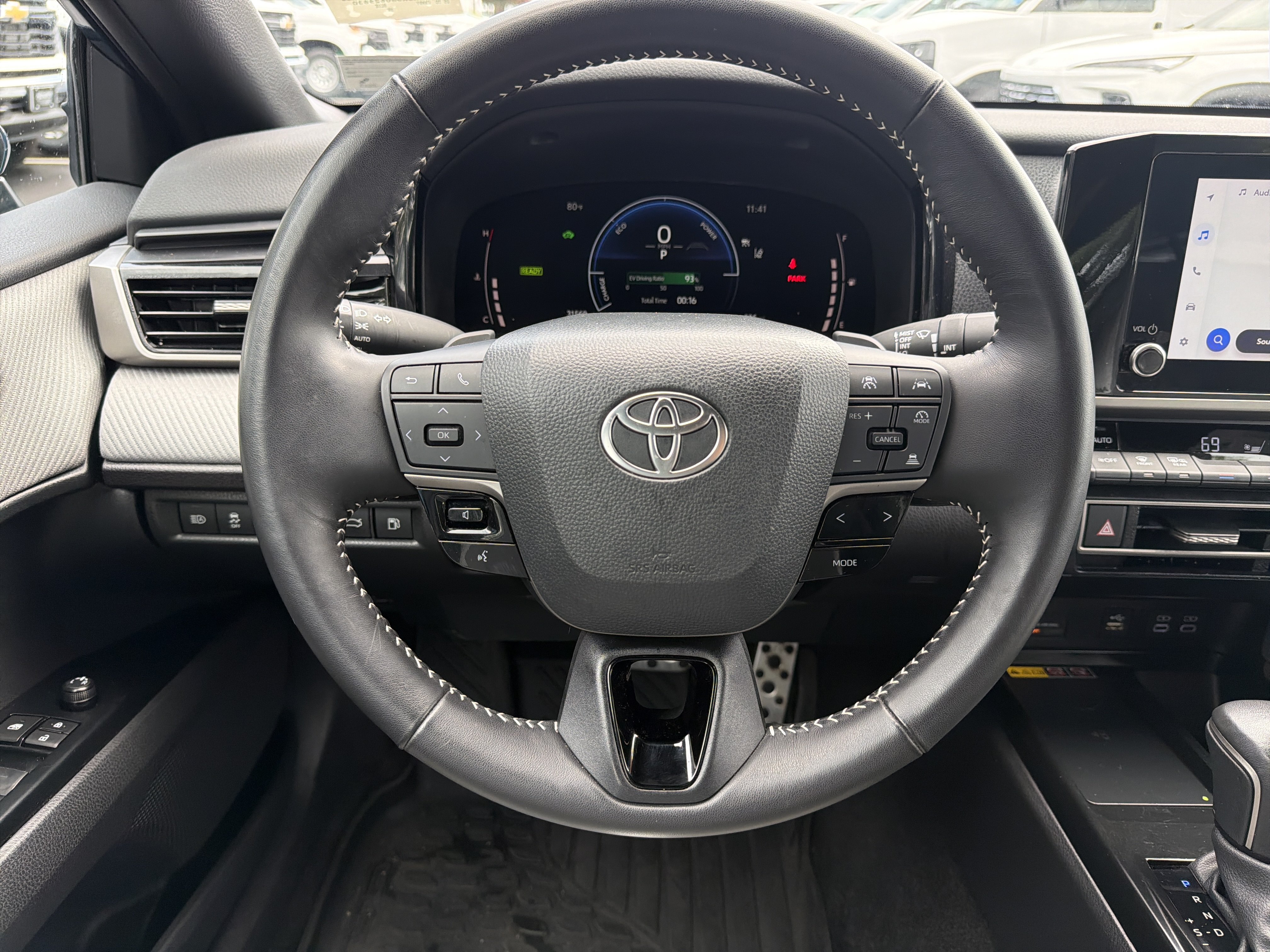 Used 2025 Toyota Camry SE FWD image 18