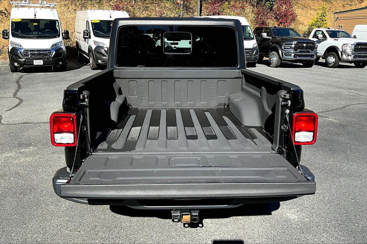 Used 2022 Jeep Gladiator Sport image 18