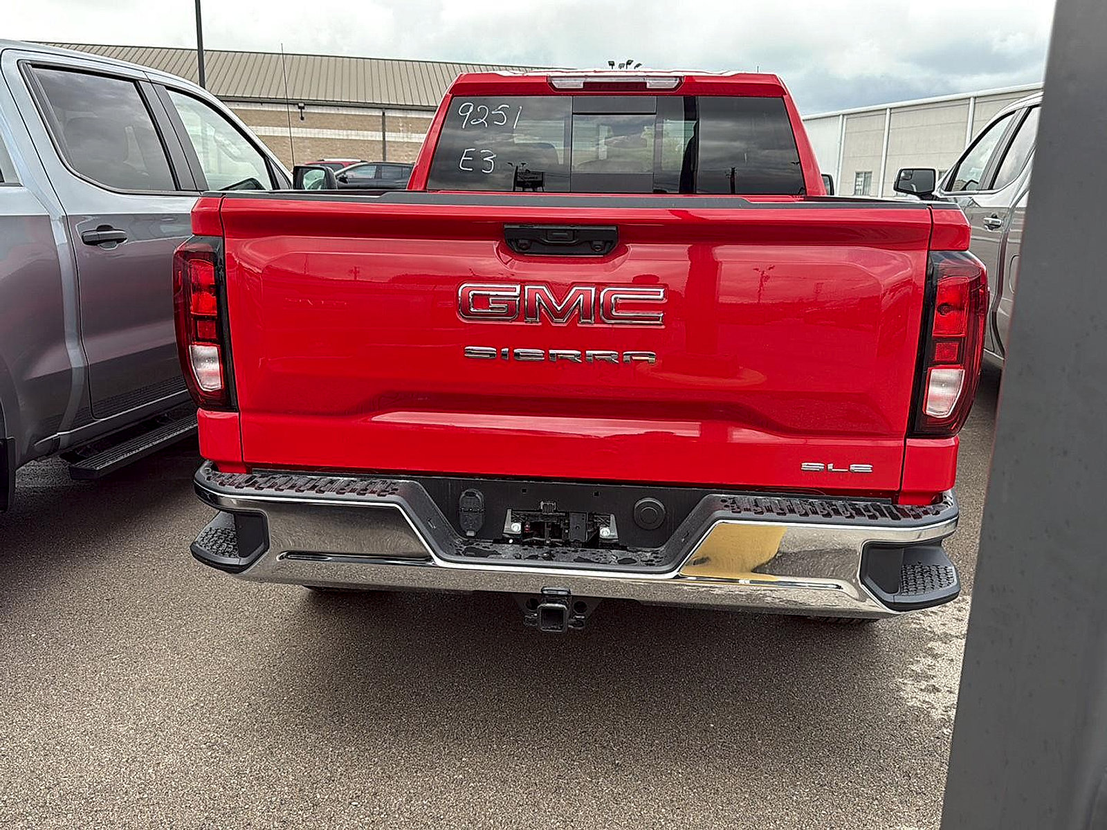 New 2026 GMC Sierra 1500 SLE w/ Preferred Package AWD/4WD image 5