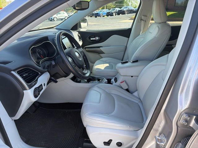 Used 2019 Jeep Cherokee Limited image 15