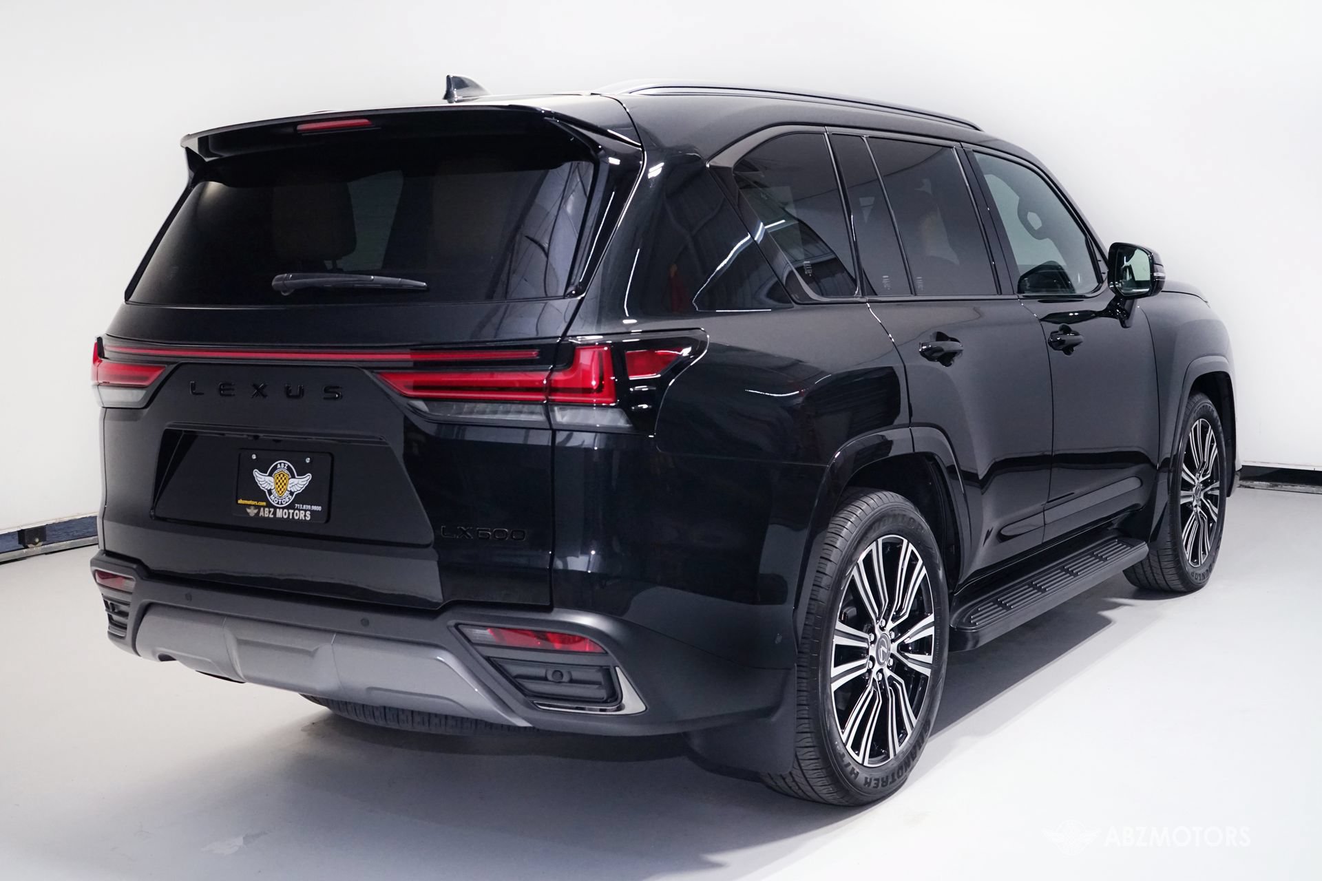 Used 2026 Lexus LX 600 4WD w/ Appearance Package image 5