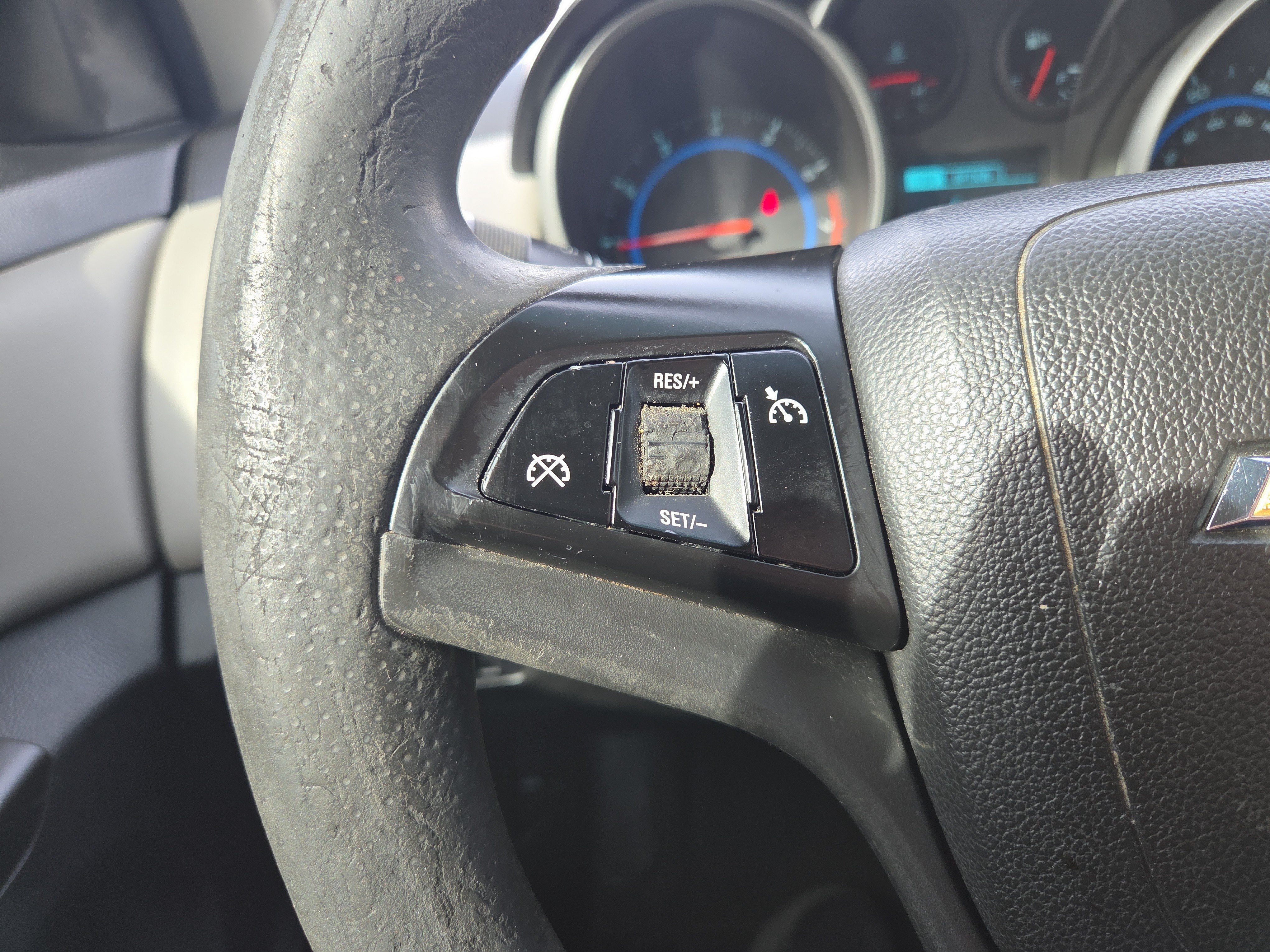 Used 2015 Chevrolet Cruze LT FWD image 16