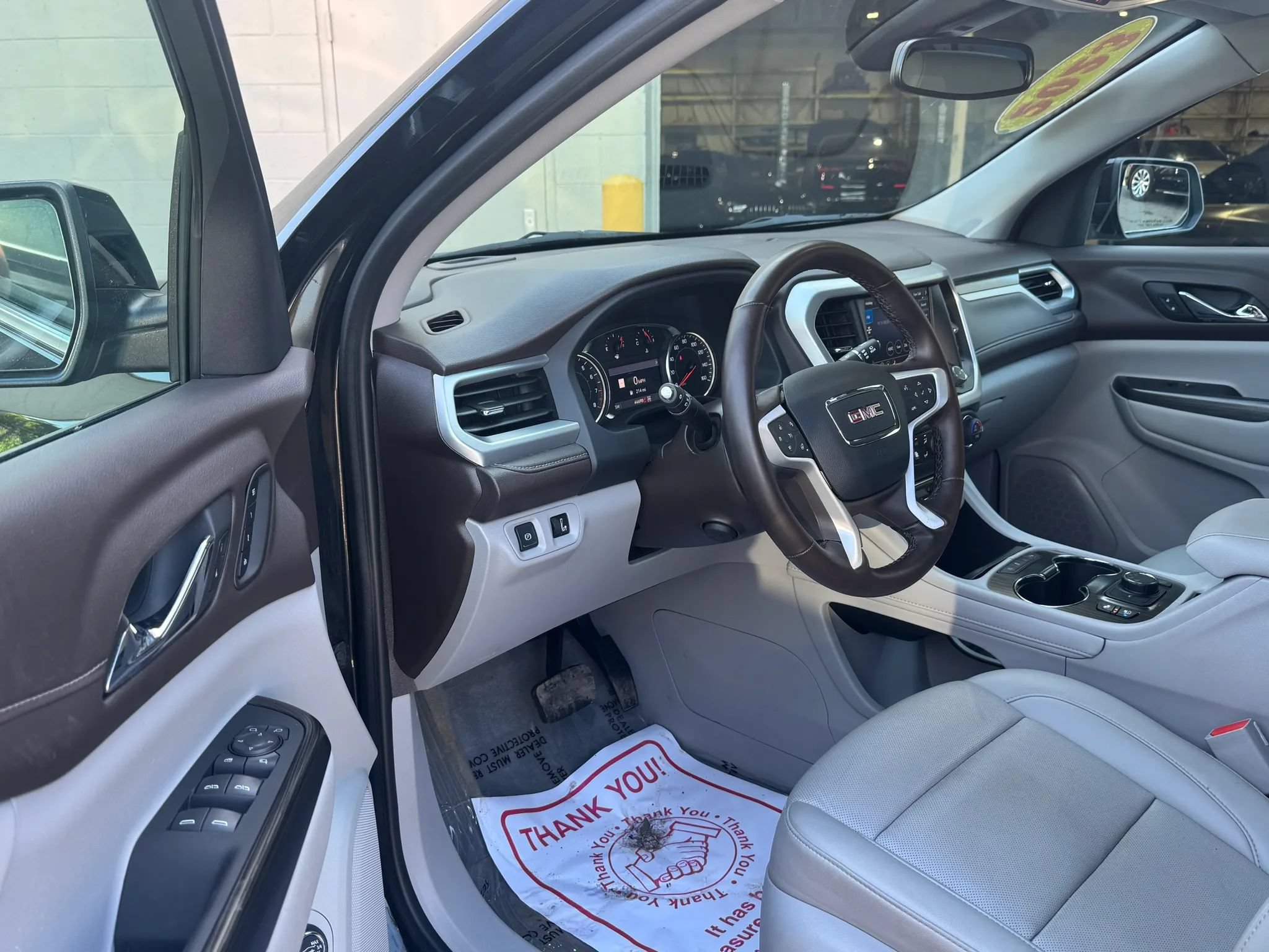 Used 2023 GMC Acadia SLT w/ Preferred Package AWD/4WD image 12