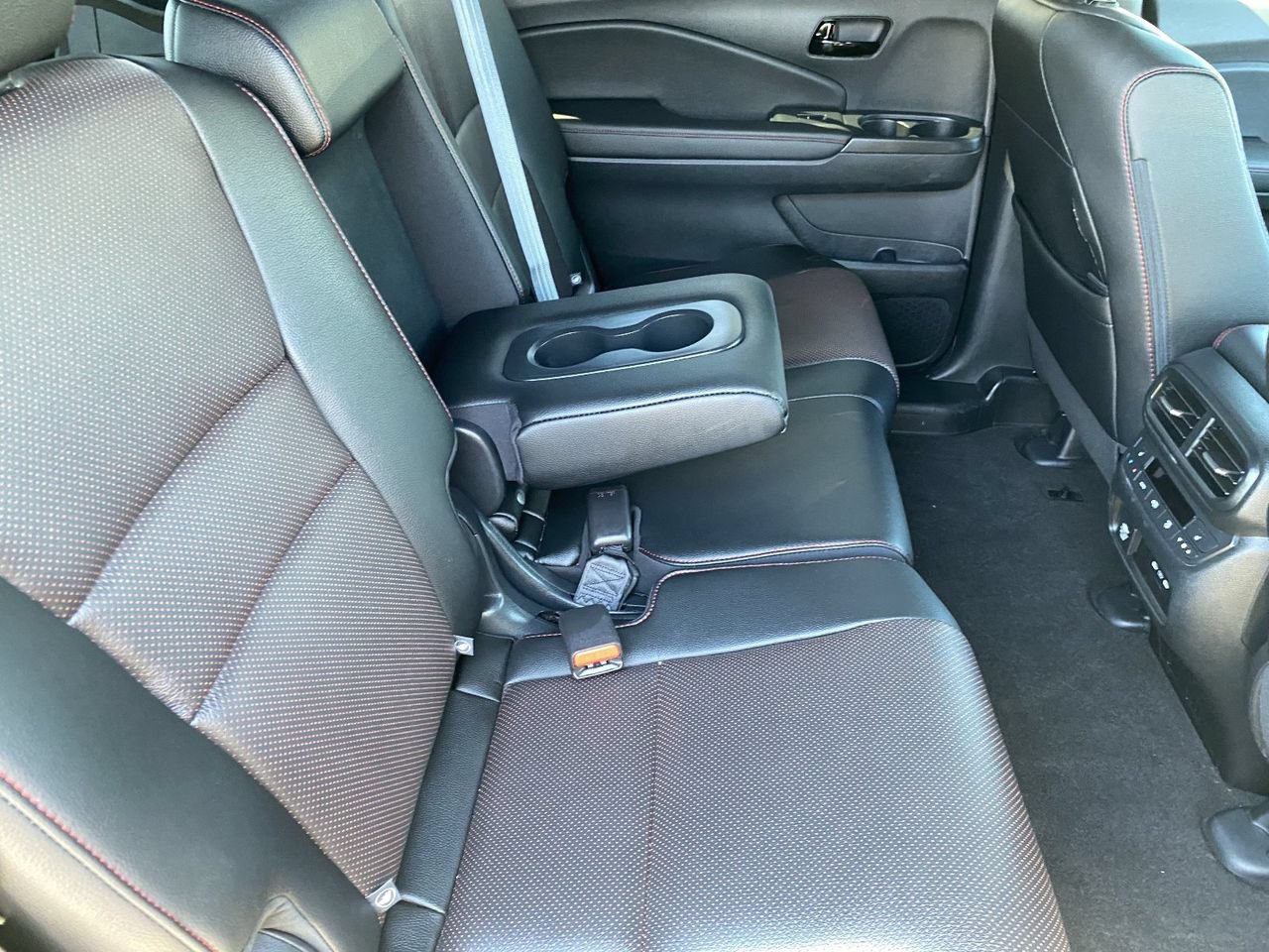 Used 2024 Honda Passport Black Edition image 12