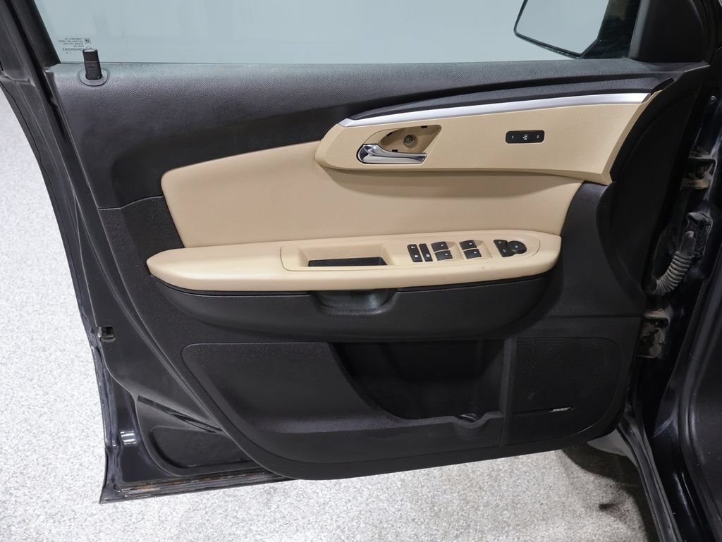 Used 2011 Chevrolet Traverse LTZ AWD/4WD image 24