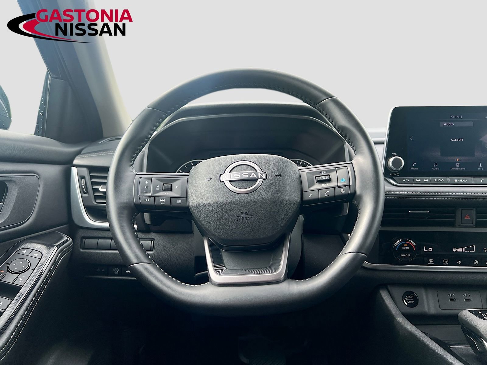 Used 2025 Nissan Rogue SV AWD/4WD image 29