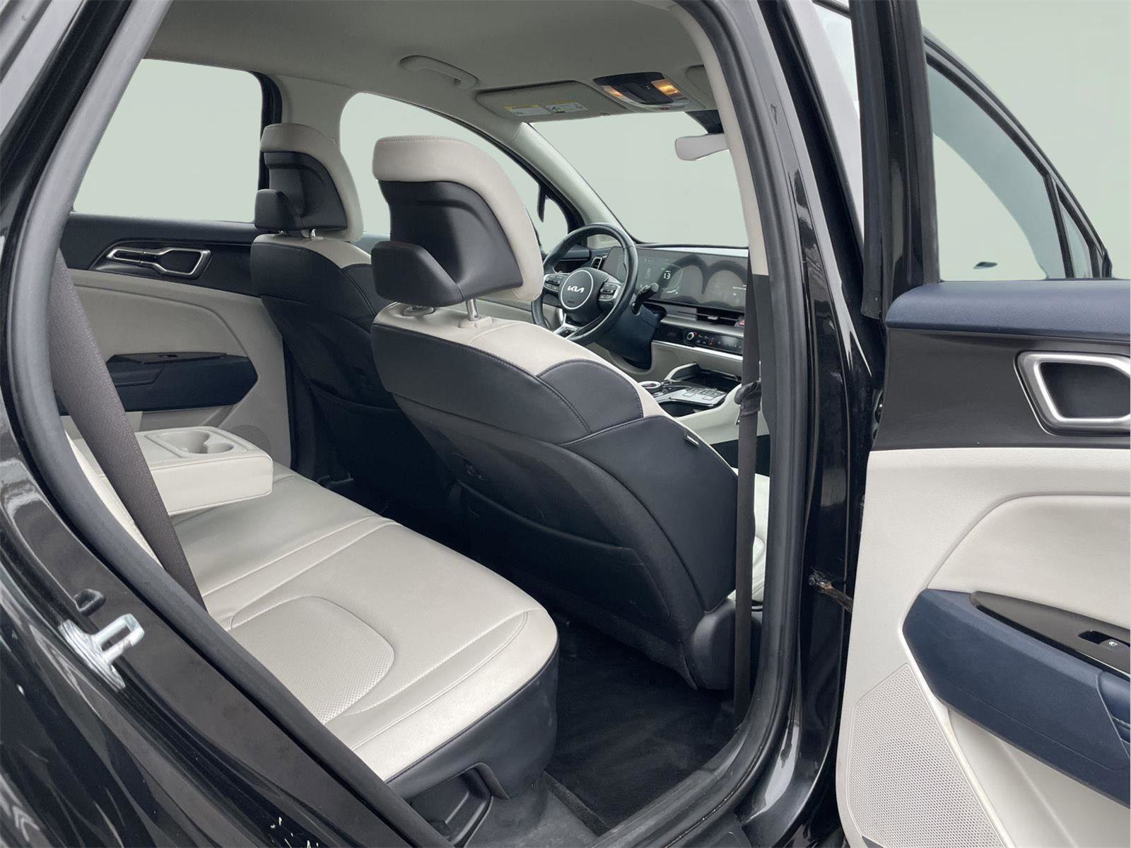 Used 2023 Kia Sportage EX image 18