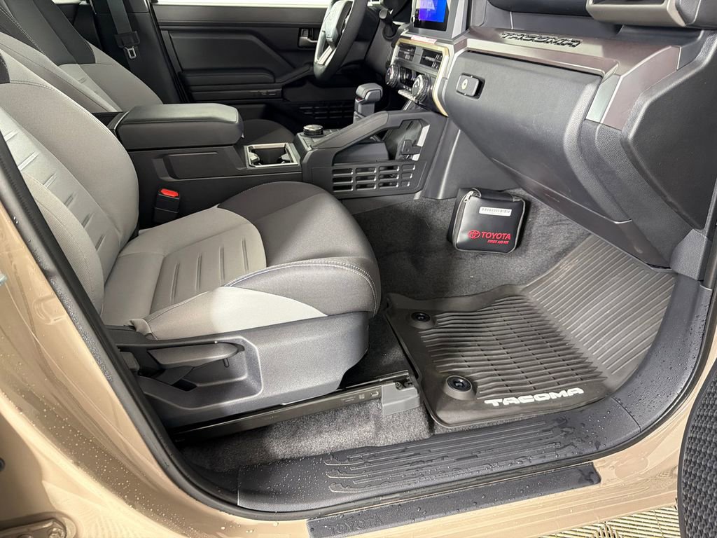 Used 2026 Toyota Tacoma TRD Sport image 13