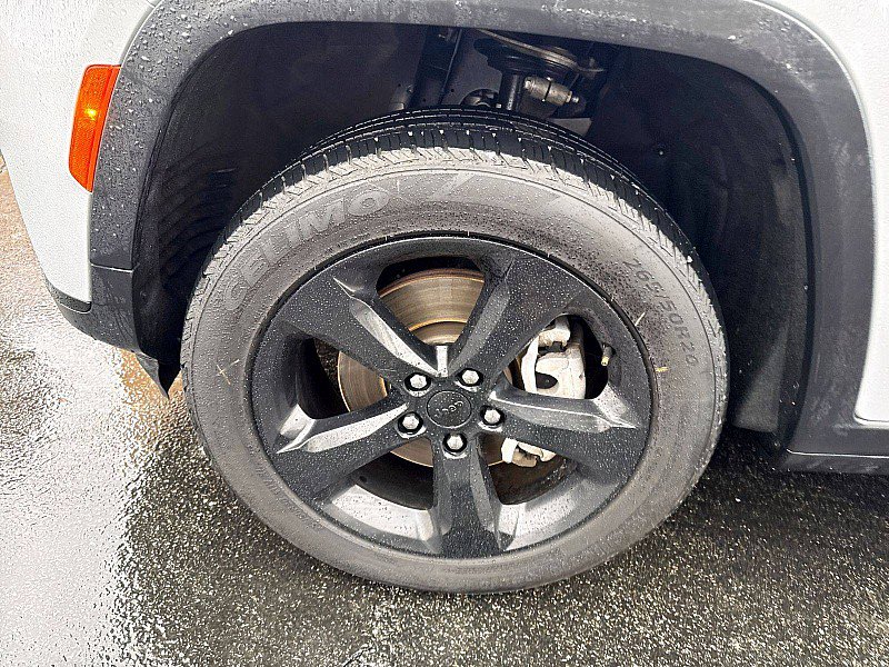 Used 2023 Jeep Grand Cherokee L Laredo image 25