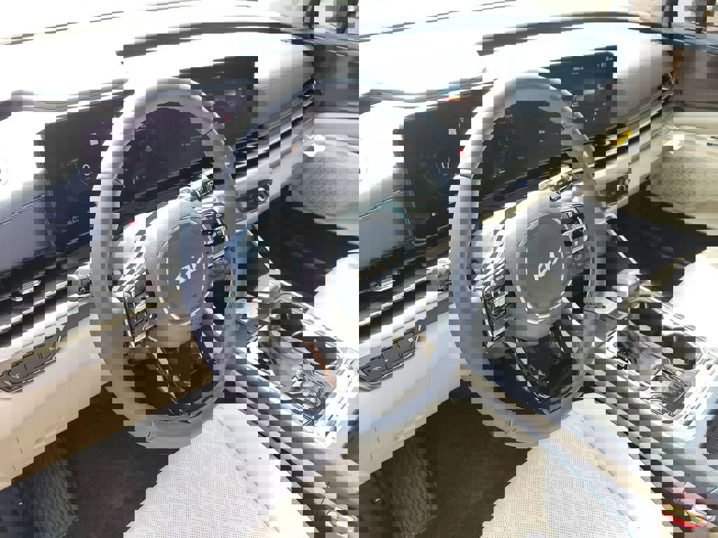 New 2026 Kia Carnival SX FWD image 24