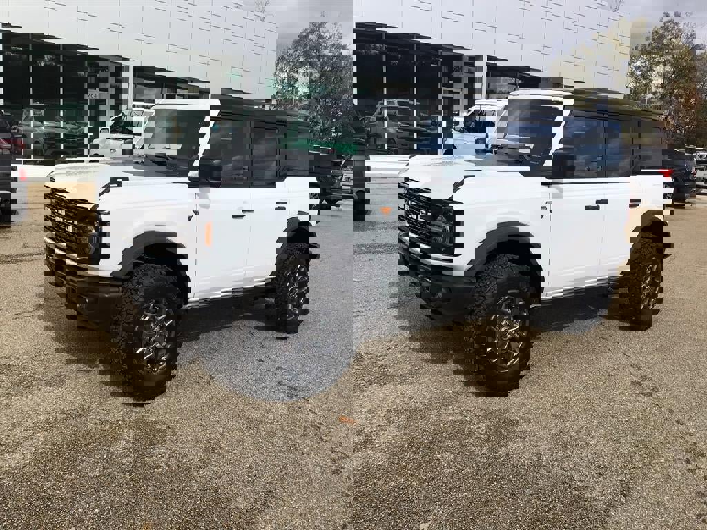 New 2025 Ford Bronco Badlands image 2