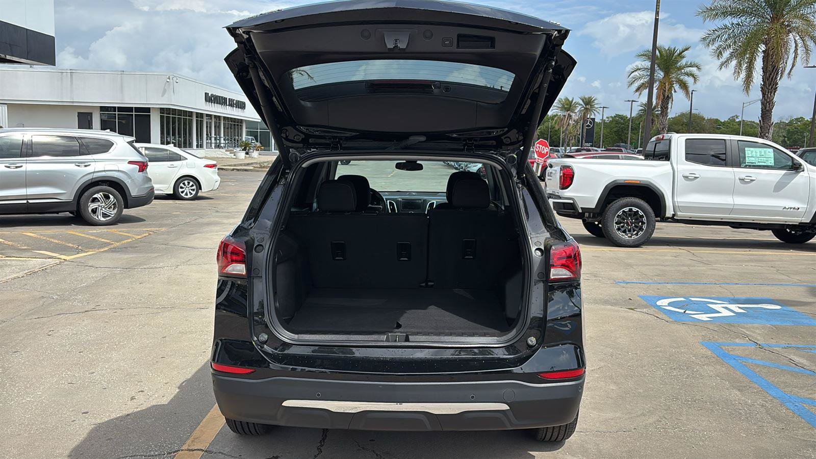 Certified 2023 Chevrolet Equinox LT FWD image 17