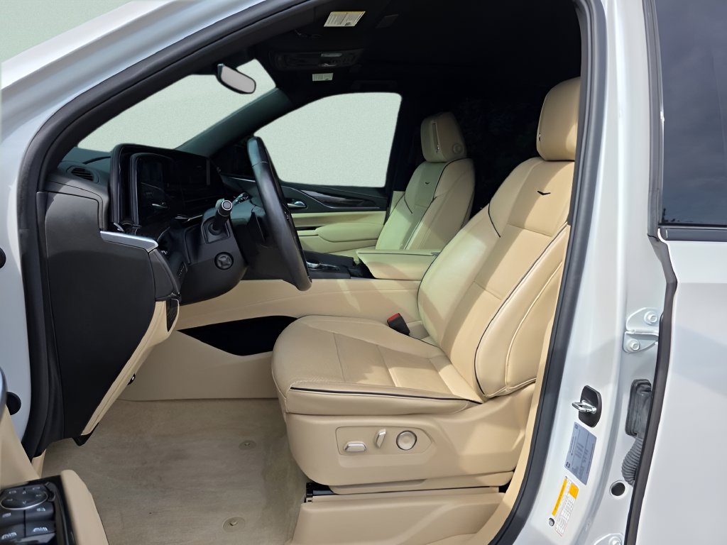 Used 2024 Cadillac Escalade Premium Luxury w/ Performance Package AWD/4WD image 10
